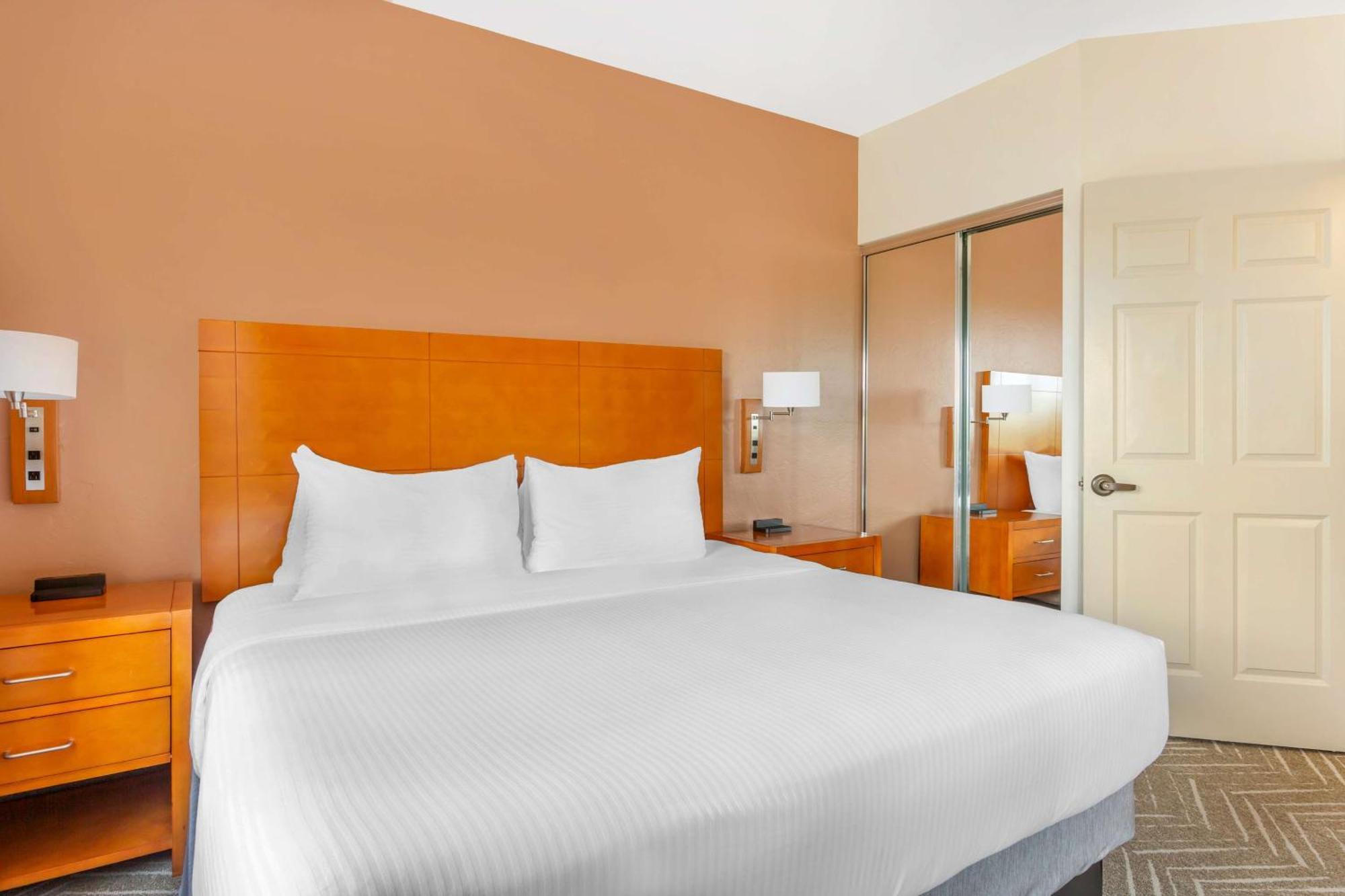 Hilton Vacation Club Varsity Club Тусон Екстериор снимка