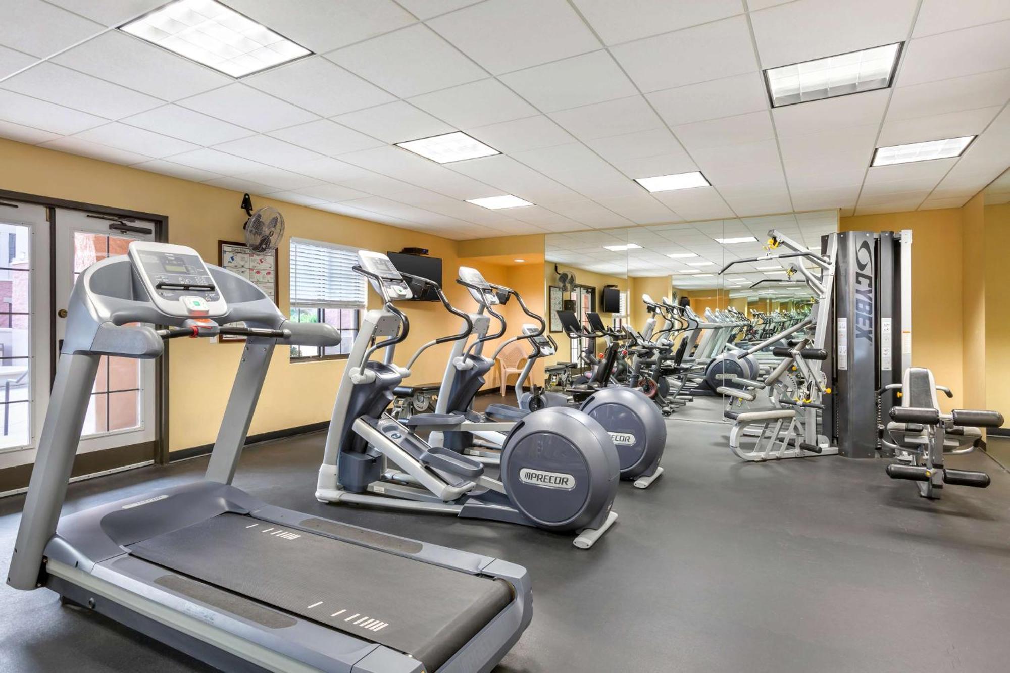 Hilton Vacation Club Varsity Club Тусон Екстериор снимка