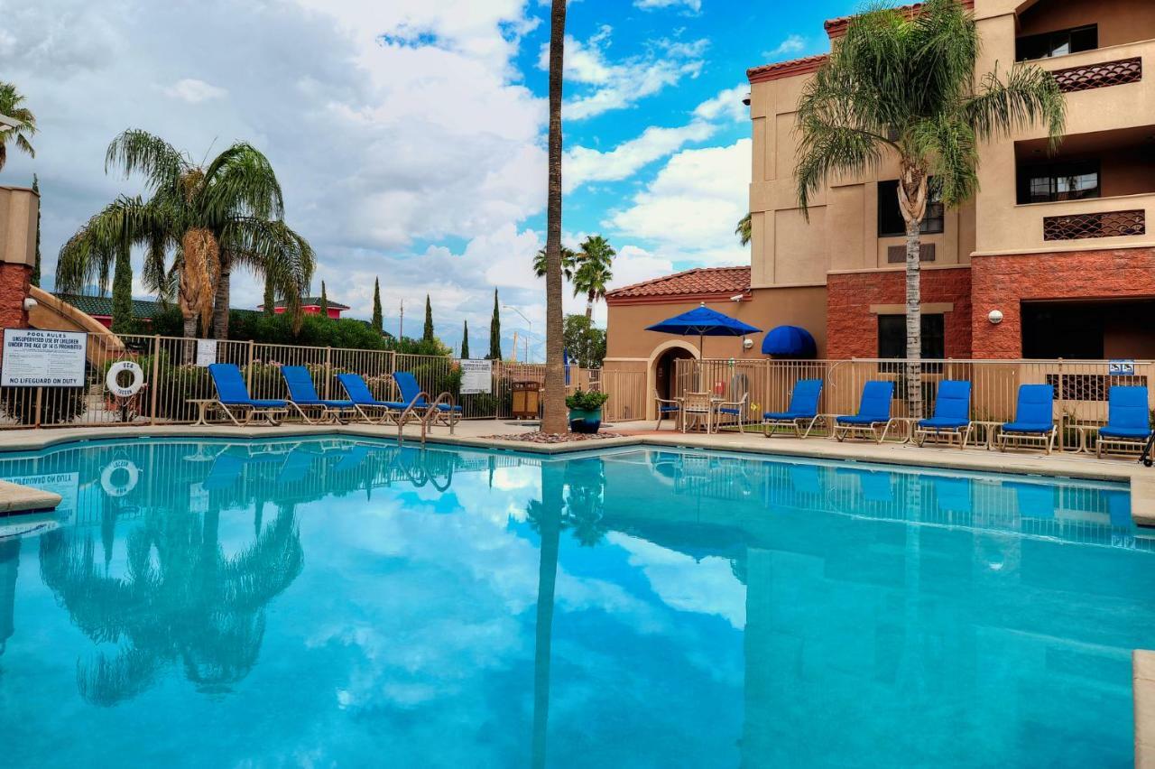 Hilton Vacation Club Varsity Club Тусон Екстериор снимка