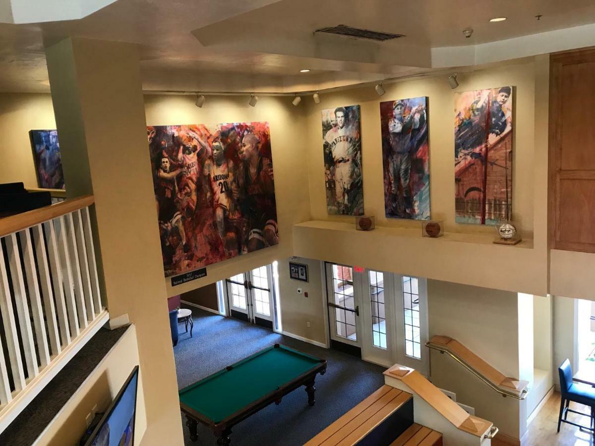 Hilton Vacation Club Varsity Club Тусон Екстериор снимка